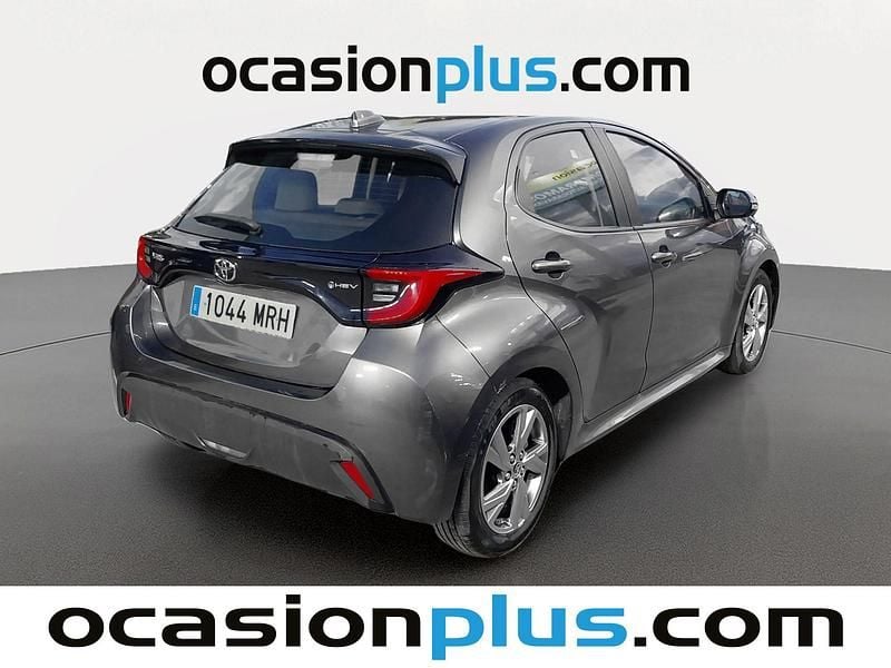 Usado Toyota Yaris Active 116 CV (85 kW) 2024 Blanco Utilitario