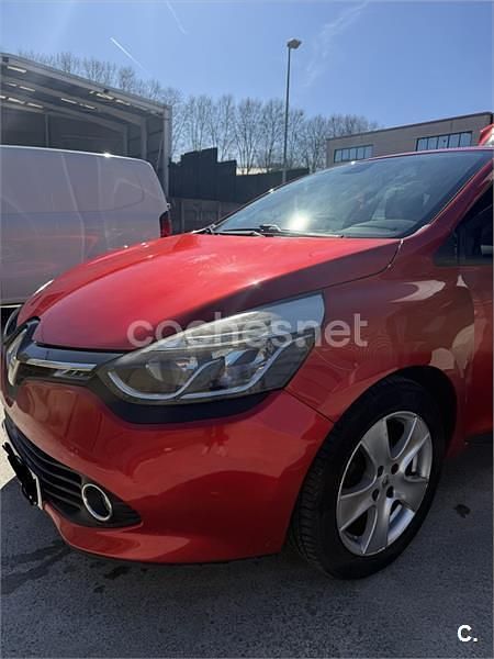 Usado Renault Clio IV Dynamique 90 CV (66 kW) 2015 Rojo Berlina