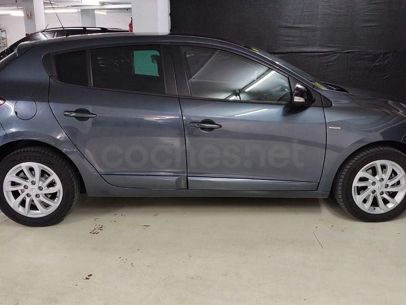 Usado Renault Mégane LIMITED 110 CV (80 kW) 2015 Verde Berlina