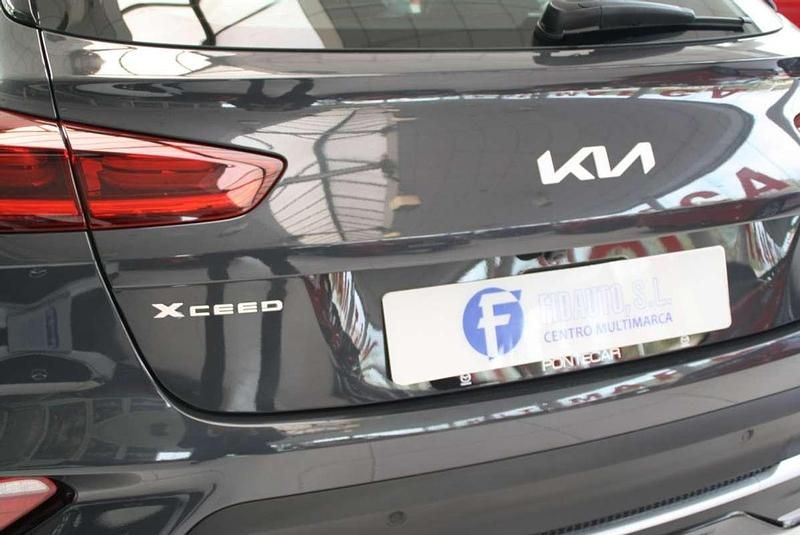 Usado Kia XCeed 101 CV (74 kW) 2024 Gris SUV