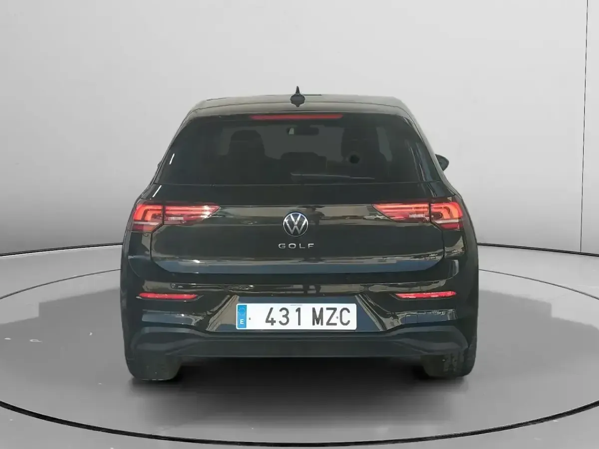 Usado VW Golf VIII Life 116 CV (85 kW) 2025 Blanco Berlina