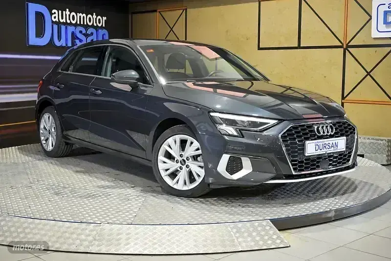 Usado Audi A3 Advanced Plus 110 CV (80 kW) 2021 Gris Berlina