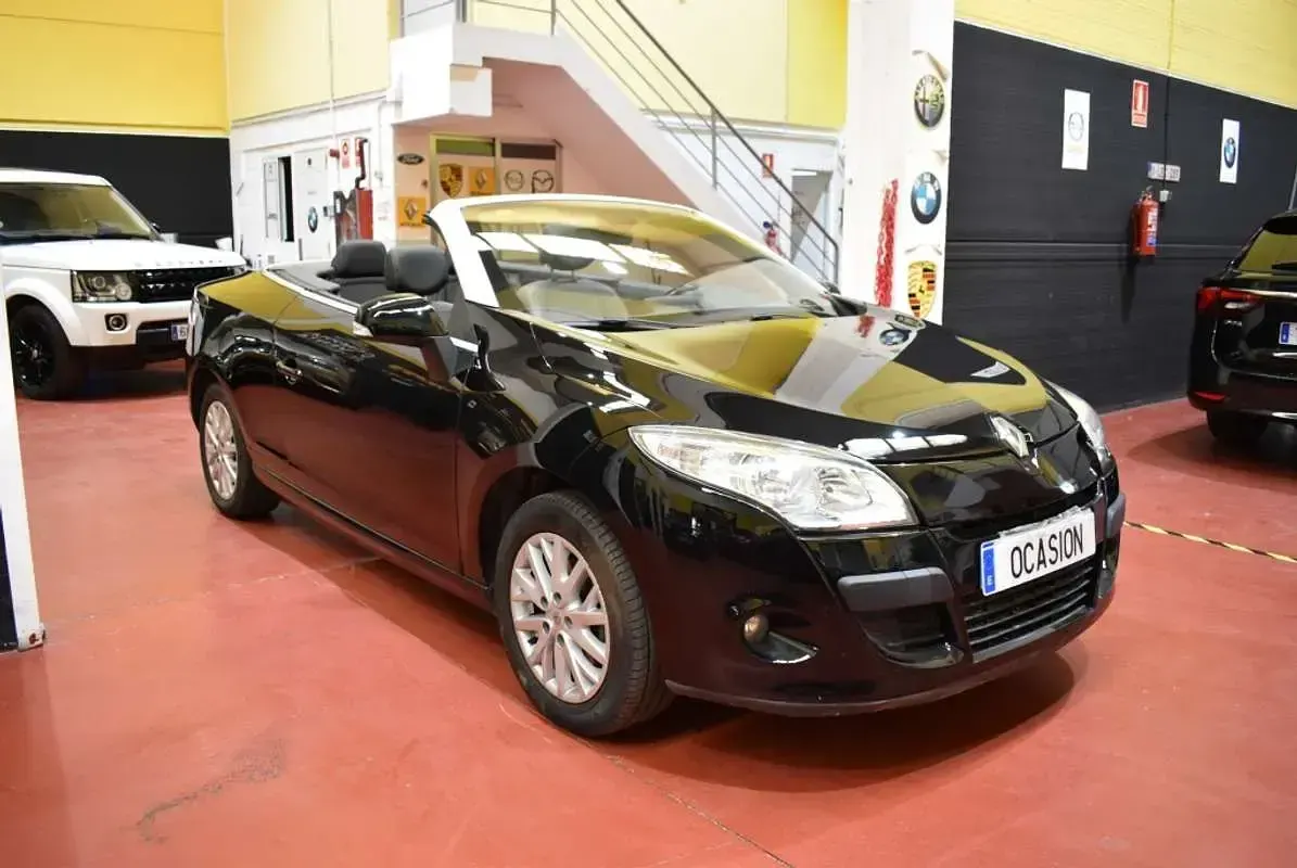 Begagnad Renault Mégane Cabriolet Dynamique 110 HK (80 kW) 2013 Svart Cab