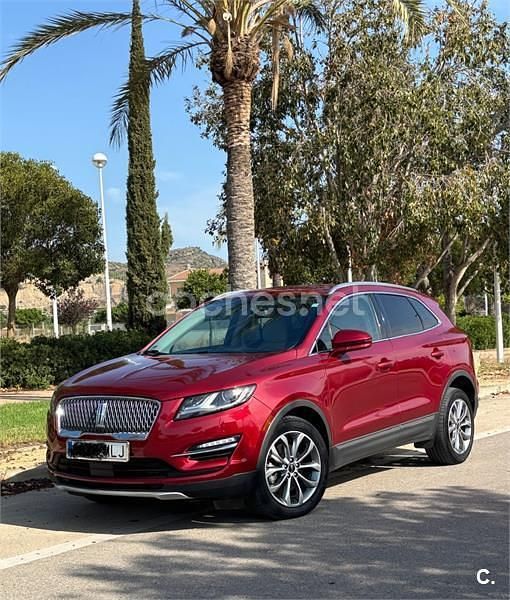 Rojo Usado 2018 Ford Kuga Titanium SUV | 24.999 € - Imagen 1/4