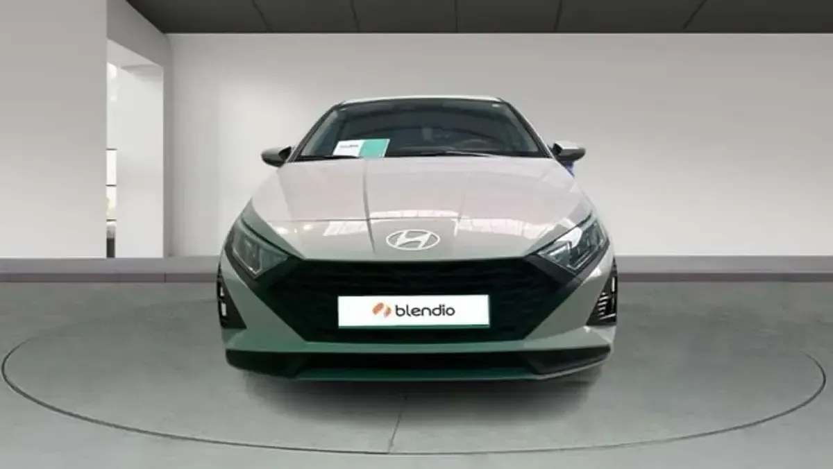 Usado Hyundai i20 80 CV (58 kW) 2025 Gris Utilitario