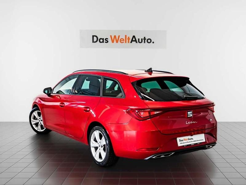 Usado Seat Leon ST FR 150 CV (110 kW) 2024 Rojo Familiar