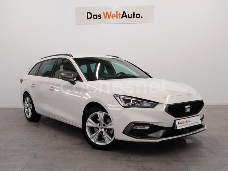 Blanco Usado 2023 Seat Leon FR Familiar | 20.430 € (Un poco caro) - Imagen 1/4