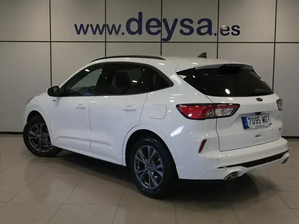 Usado Ford Kuga ST-Line 190 CV (139 kW) 2023 Blanco SUV