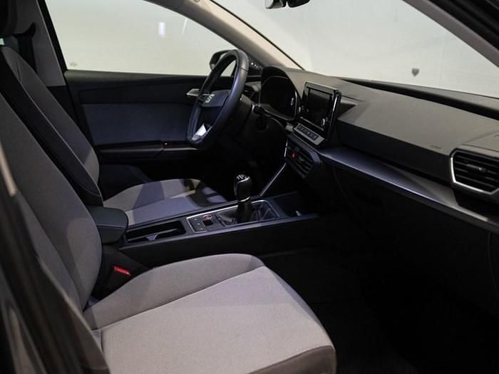 Usado Seat Leon Style 110 CV (80 kW) 2024 Blanco