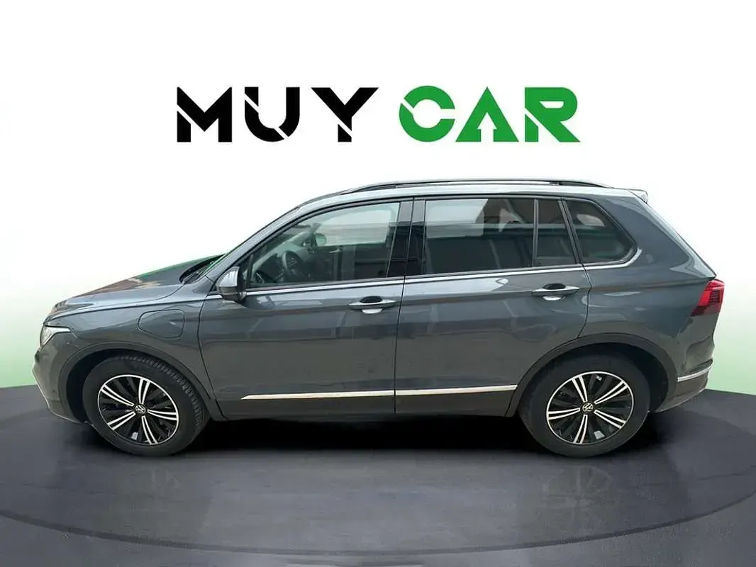 Usado VW Tiguan Life 245 CV (180 kW) 2022 Gris SUV