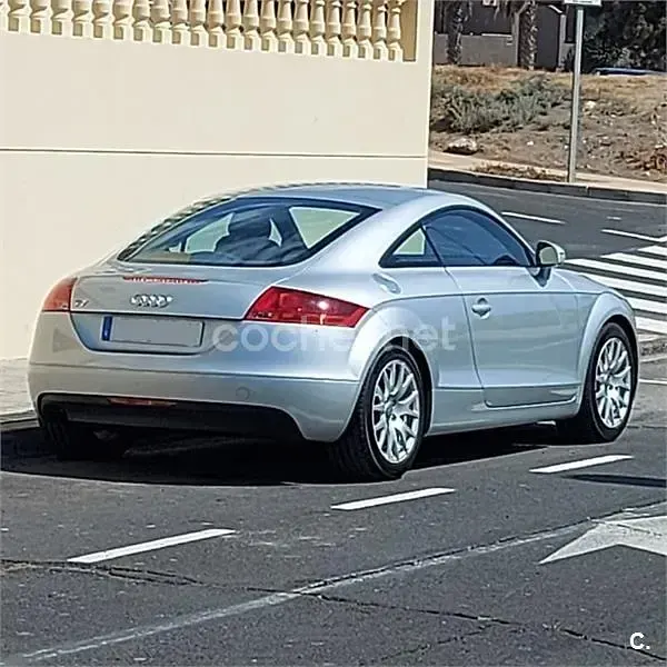 Usado Audi TT 160 CV (117 kW) 2009 Gris / plata Coupe