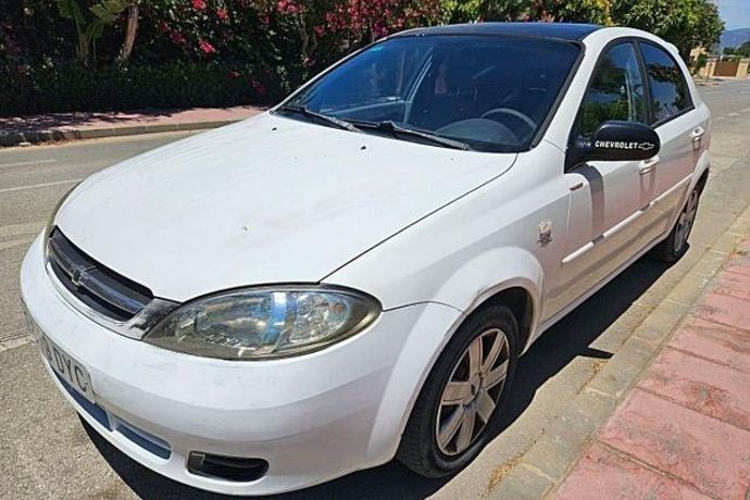 Usado 2006 Chevrolet Lacetti SE | 2490 € - Imagen 1/4