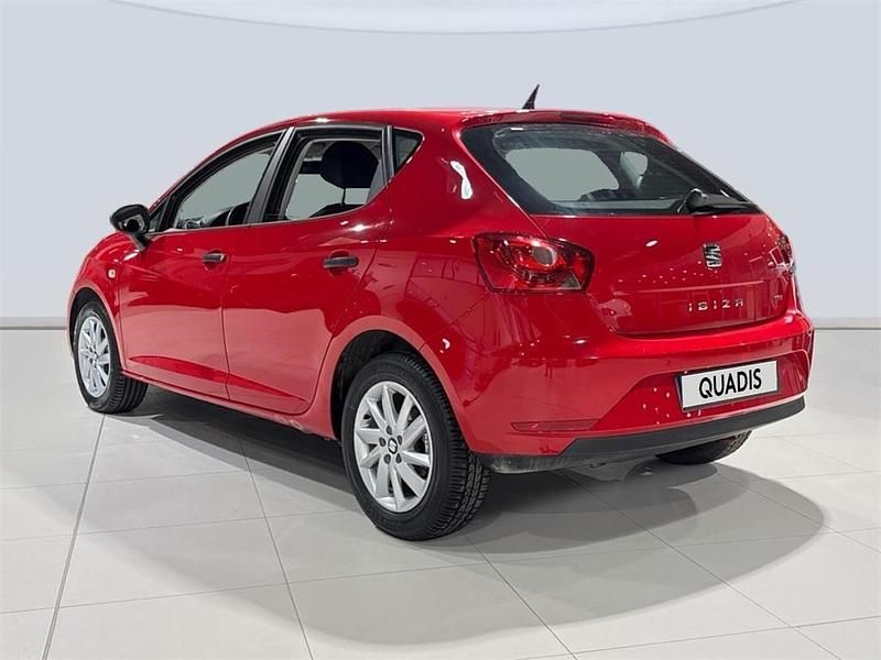 Usado Seat Ibiza Reference 75 CV (55 kW) 2017 Rojo Berlina