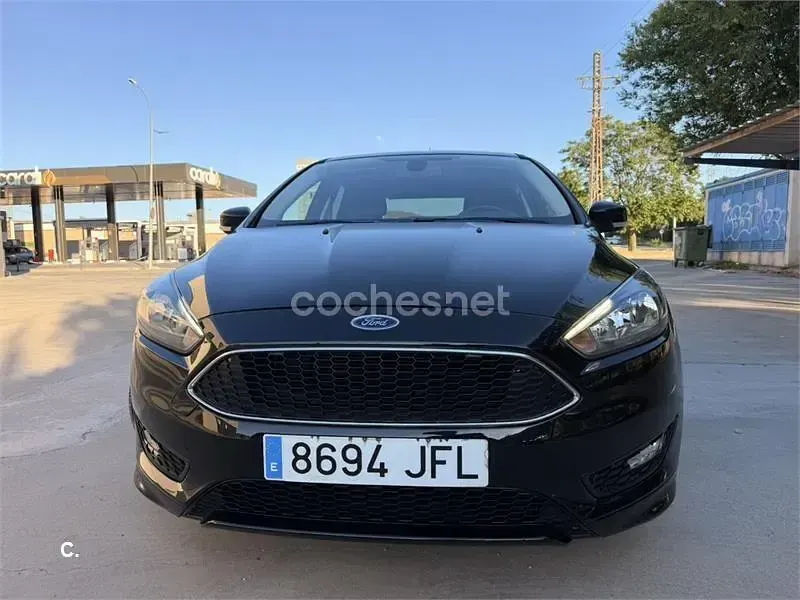 Usado Ford Focus Sport 125 CV (91 kW) 2016 Negro Berlina