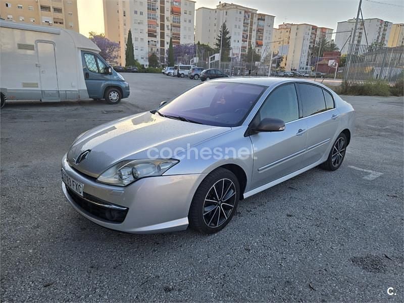 Usado Renault Laguna III Dynamique 150 CV (110 kW) 2007 Gris / plata Berlina