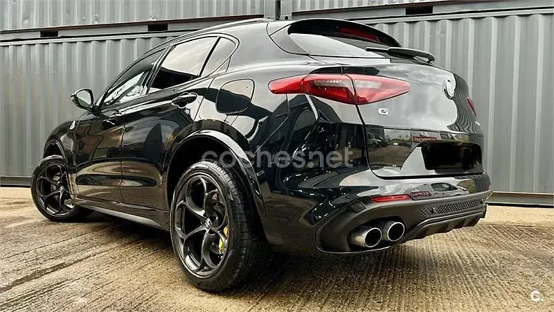 Usado Alfa Romeo Stelvio Quadrifoglio 510 CV (375 kW) 2022 Negro SUV