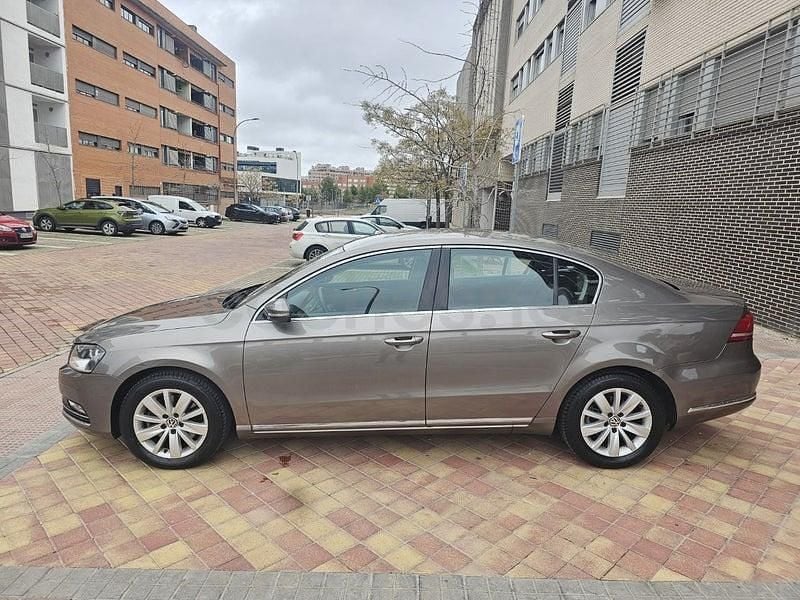 Usado VW Passat 105 CV (77 kW) 2012 Beige Berlina