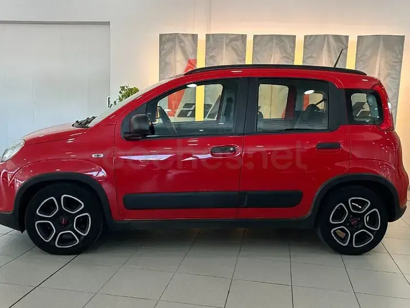Usado Fiat Panda City Life 70 CV (51 kW) 2022 Rojo Utilitario