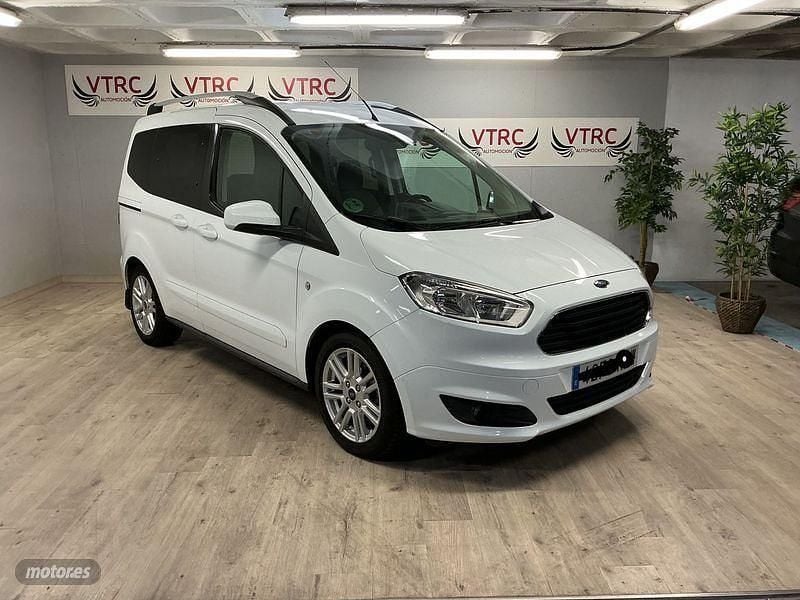 Blanco Usado 2017 Ford Tourneo Courier Sport Monovolumen | 9800 € (Super precio) - Imagen 1/4