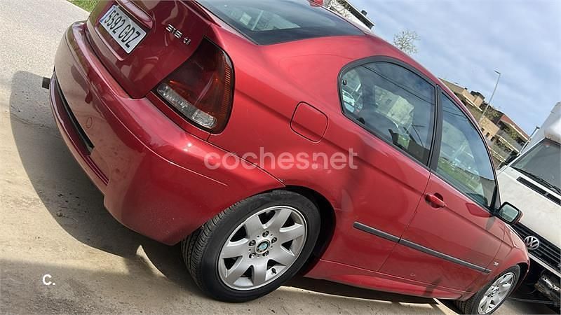 Usado BMW 318 143 CV (105 kW) 2003 Rojo Berlina