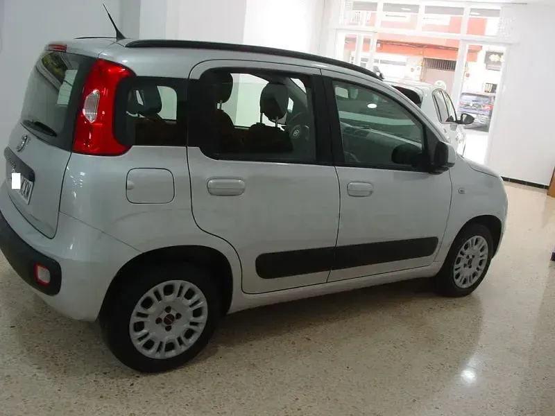 Usado Fiat Panda Lounge 69 CV (50 kW) 2019 Gris / plata Utilitario