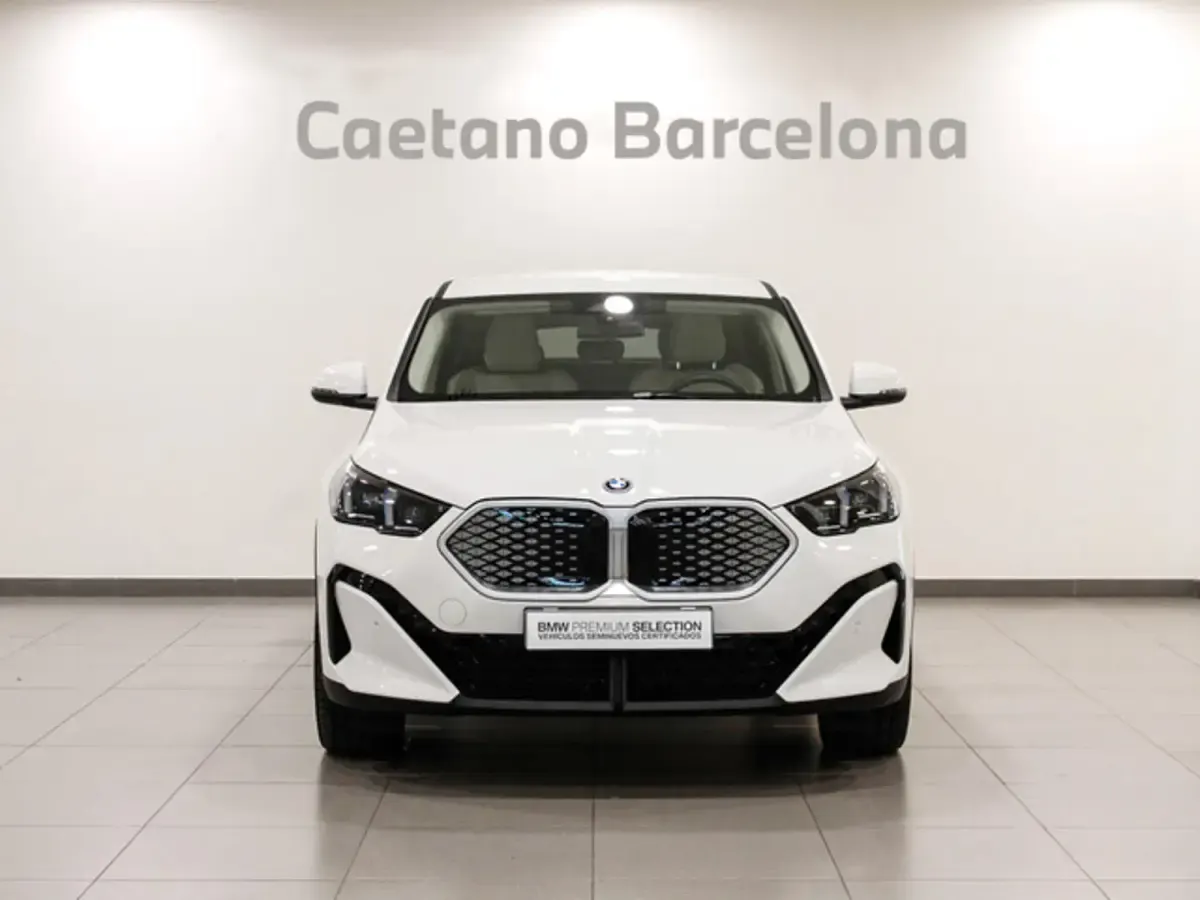 Usado BMW iX2 Comfort Edition 230 kW (313 CV) 2025 Blanco SUV
