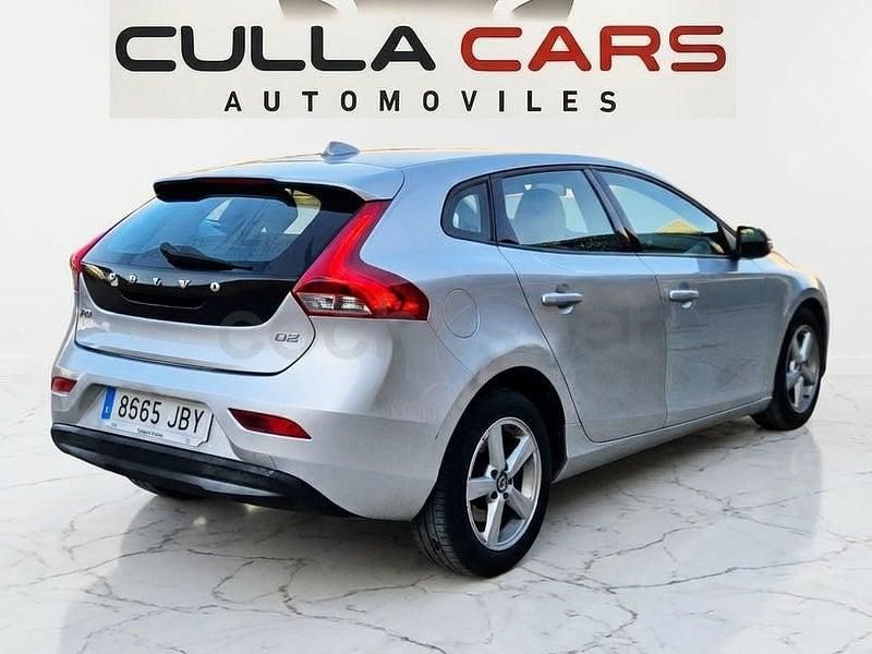 Usado Volvo V40 Kinetic 115 CV (84 kW) 2015 Gris / plata Berlina