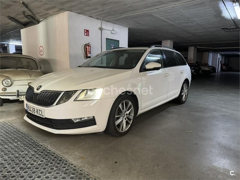 Usado Skoda Octavia Style 150 CV (110 kW) 2017 Blanco Familiar