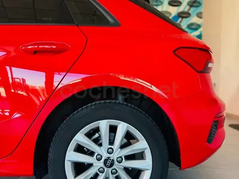 Usado Audi A3 116 CV (85 kW) 2023 Rojo Berlina
