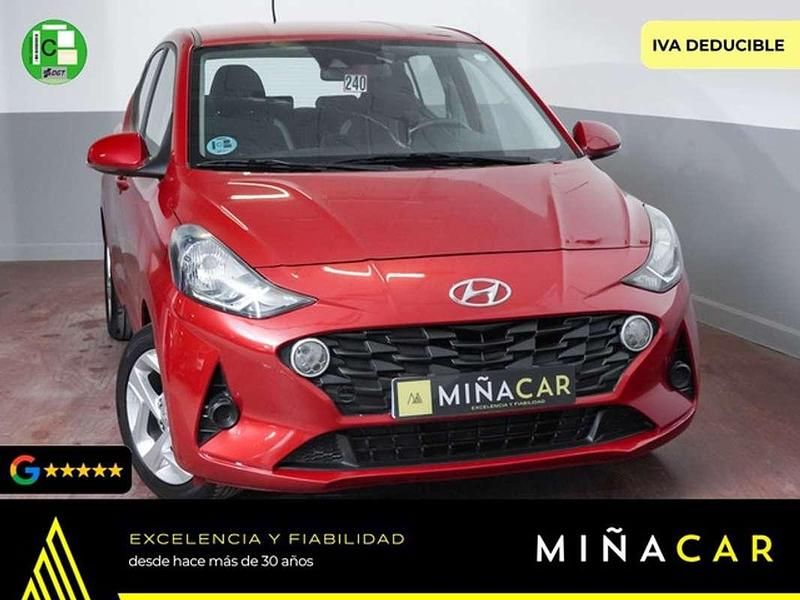 Usado Hyundai i10 67 CV (49 kW) 2022 Rojo Utilitario