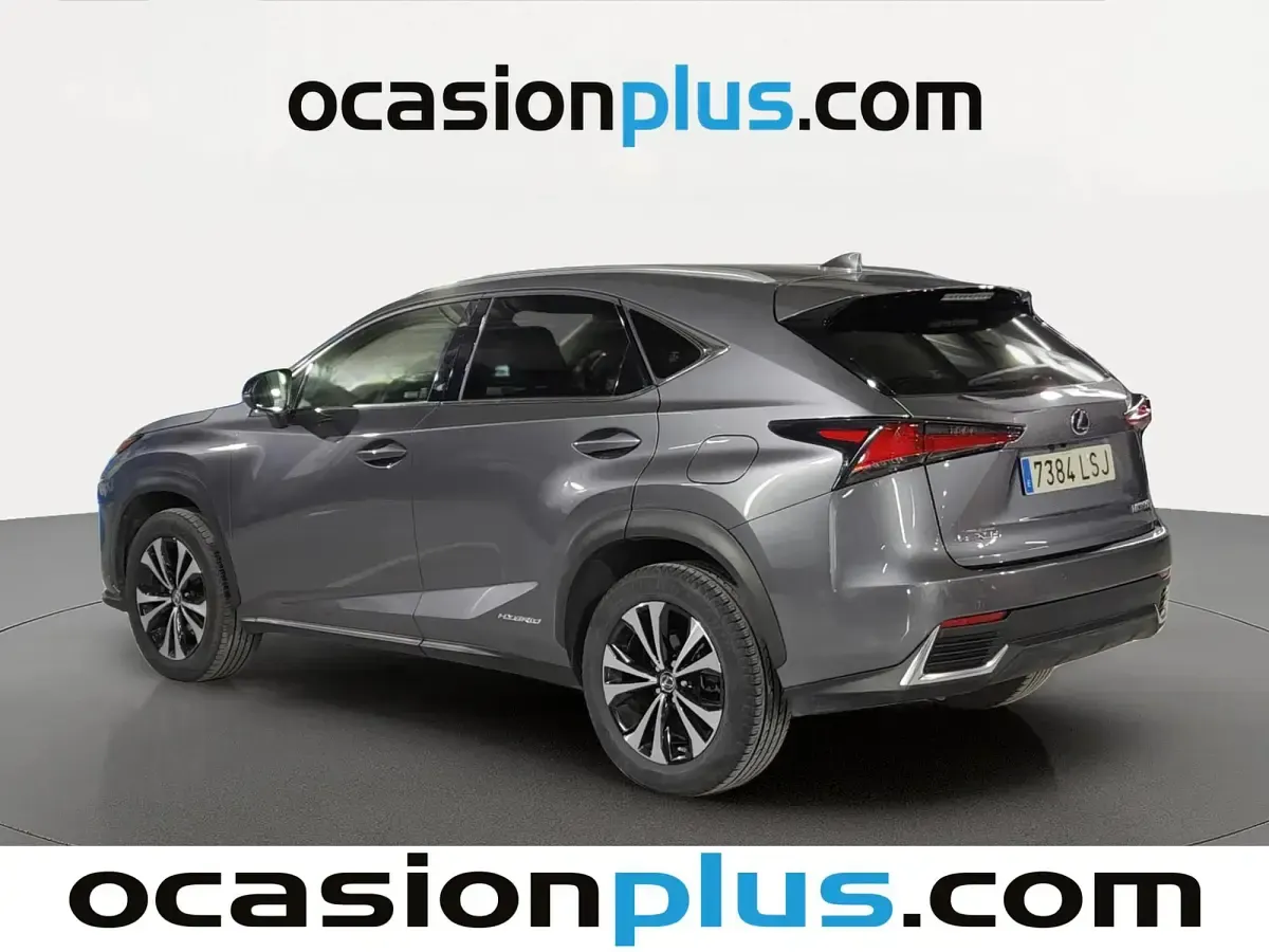 Usado Lexus NX300h 197 CV (144 kW) 2021 Gris oscuro SUV