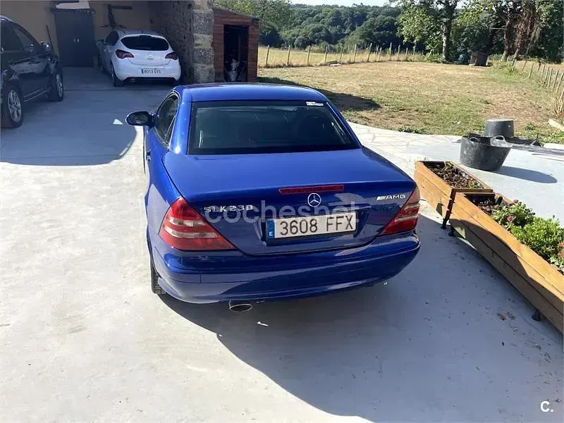 Usado Mercedes SLK200 163 CV (119 kW) 2001 Azul Descapotable