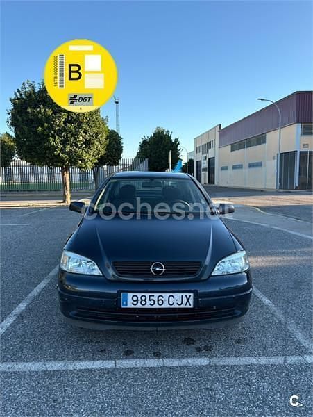 Negro Usado 2003 Opel Astra Club Berlina | 1750 € (Precio justo) - Imagen 1/4