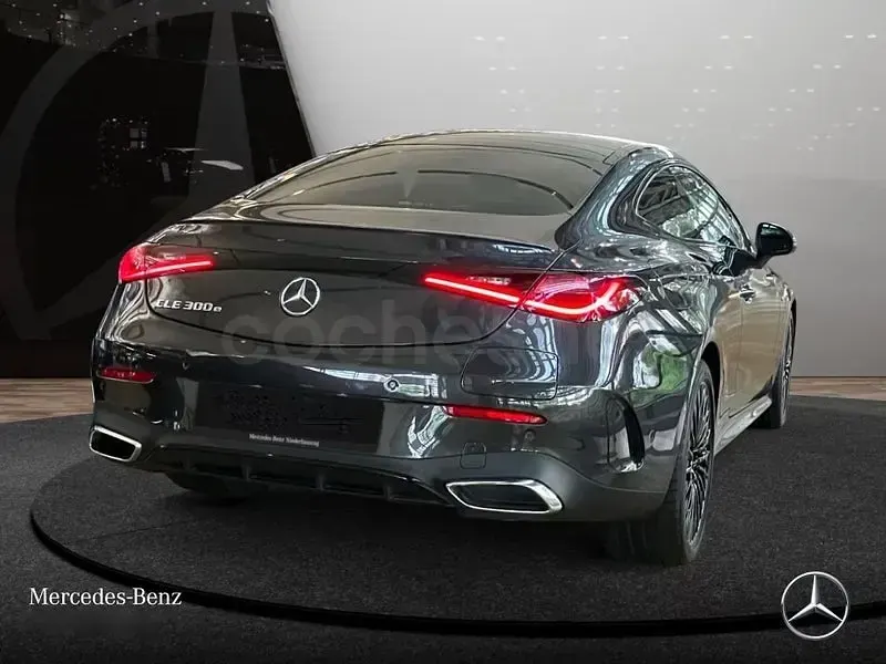 Usado Mercedes CLE300 313 CV (230 kW) 2025 Gris / plata Coupe