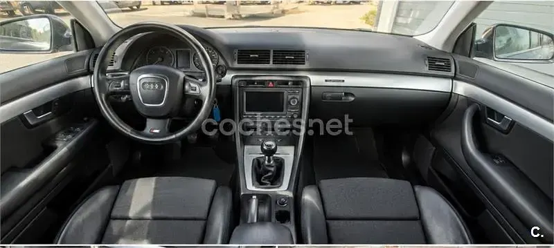 Usado Audi A4 170 CV (125 kW) 2007 Negro Familiar