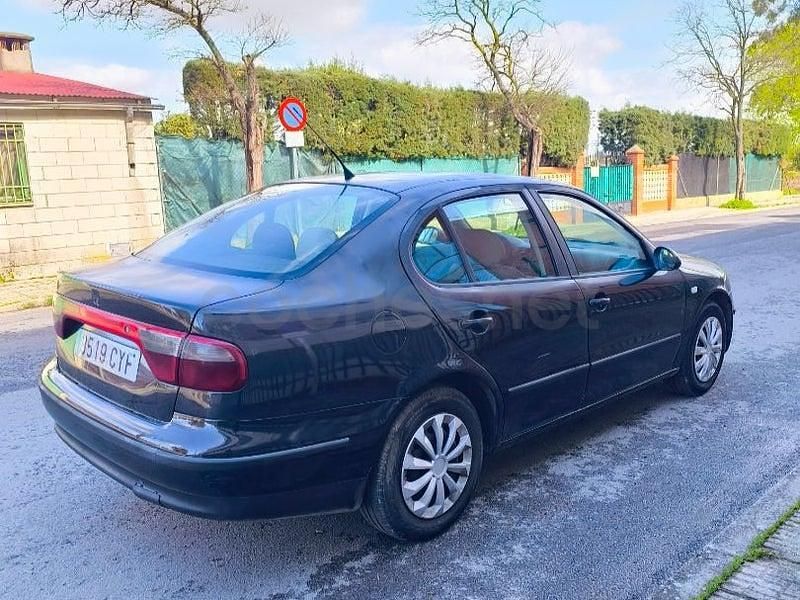 Usado Seat Toledo Sport 110 CV (80 kW) 2004 Negro Berlina