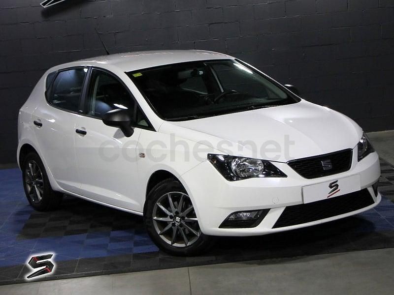Usado Seat Ibiza Reference 90 CV (66 kW) 2015 Blanco Berlina
