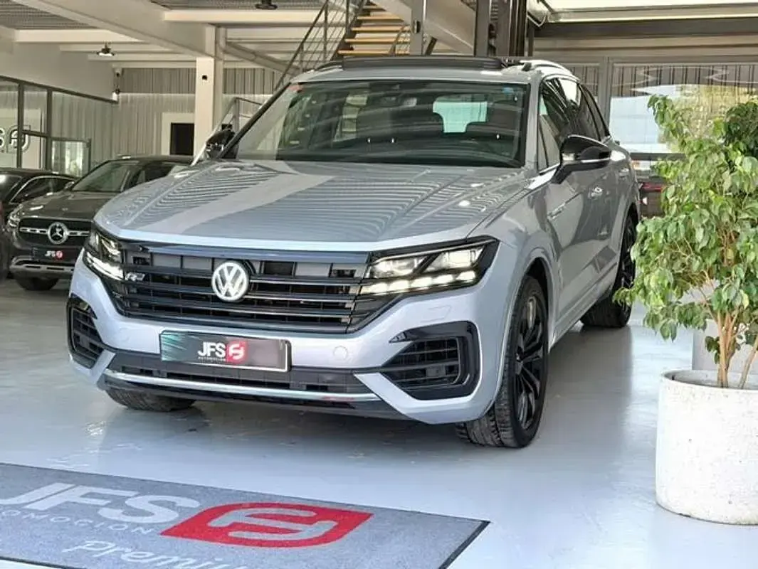 Usado VW Touareg R-line 286 CV (210 kW) 2019 Gris SUV