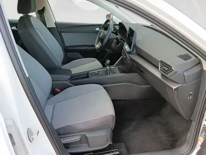 Usado Seat Leon Style 116 CV (85 kW) 2025 Blanco