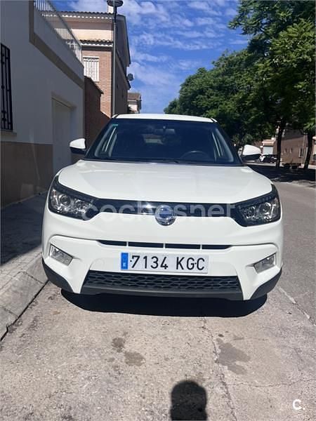 Blanco Usado 2017 Ssangyong (KGM) Tivoli Limited SUV | 11.999 € - Imagen 1/2