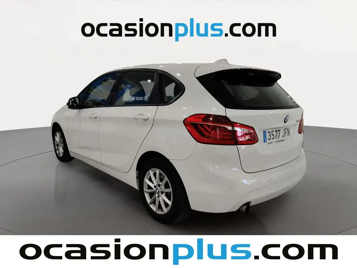 Usado BMW 218 Active Tourer 150 CV (110 kW) 2015 Blanco Monovolumen