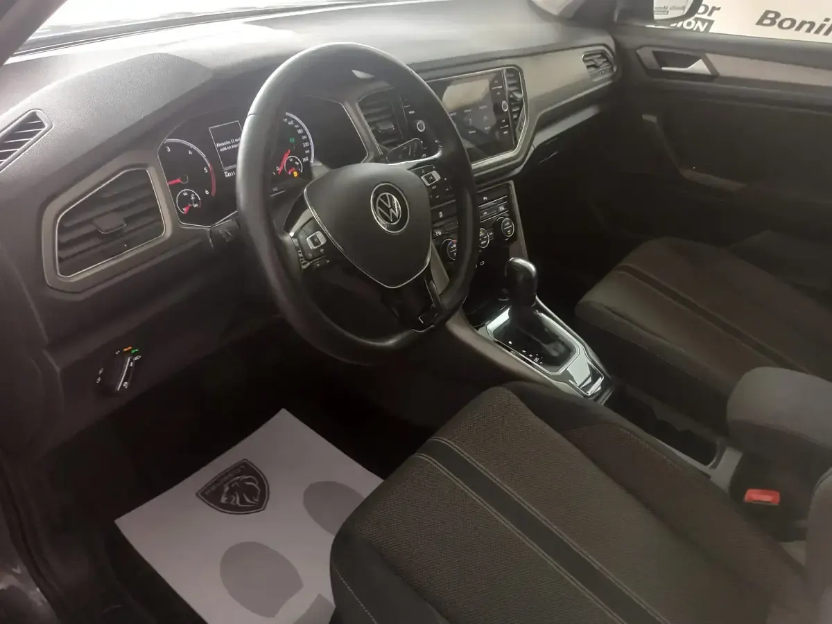 Usado VW T-Roc Advance 150 CV (110 kW) 2021 Gris / plata SUV