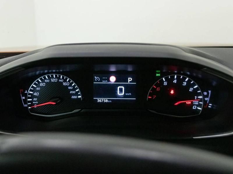 Usado Peugeot 2008 Active 130 CV (95 kW) 2023 Naranja SUV