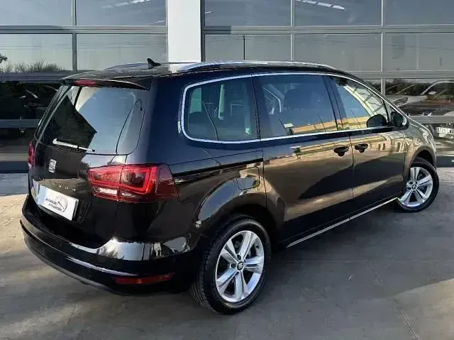Usado Seat Alhambra XCELLENCE 150 CV (110 kW) 2022 Negro Monovolumen