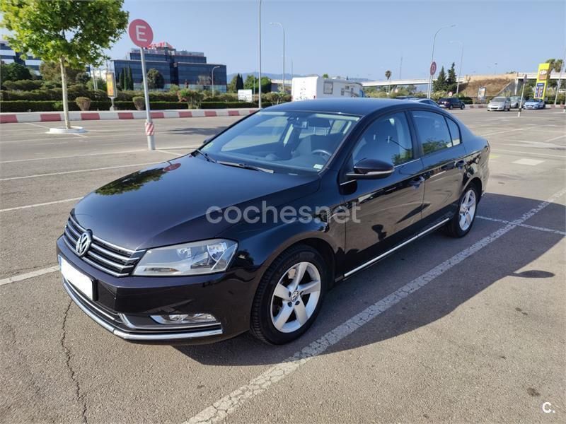 Negro Usado 2013 VW Passat Edition Berlina | 11.100 € (Buen precio) - Imagen 1/4