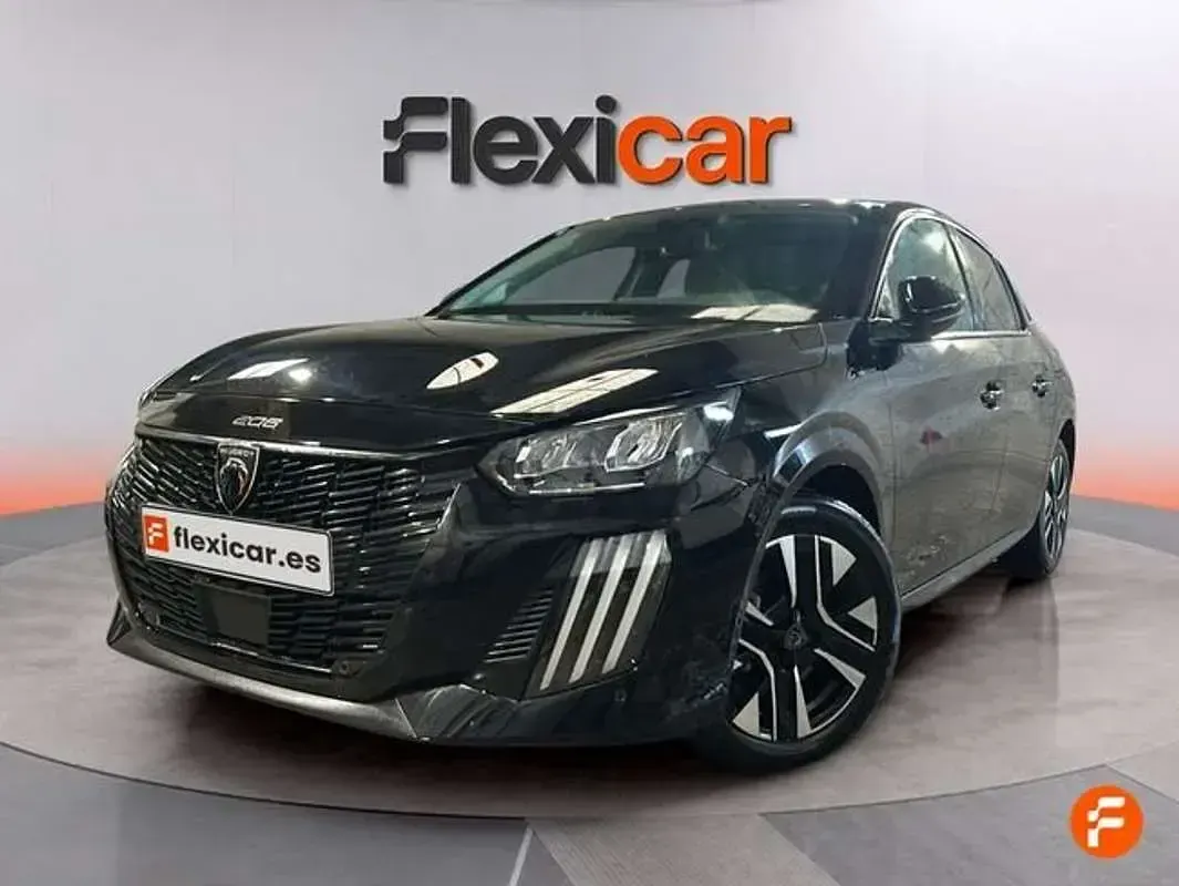 Usado Peugeot 208 Allure 101 CV (74 kW) 2025 Gris Utilitario