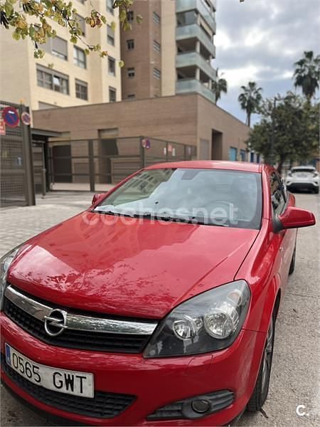 Usado Opel Astra GTC 110 CV (80 kW) 2010 Rojo Berlina
