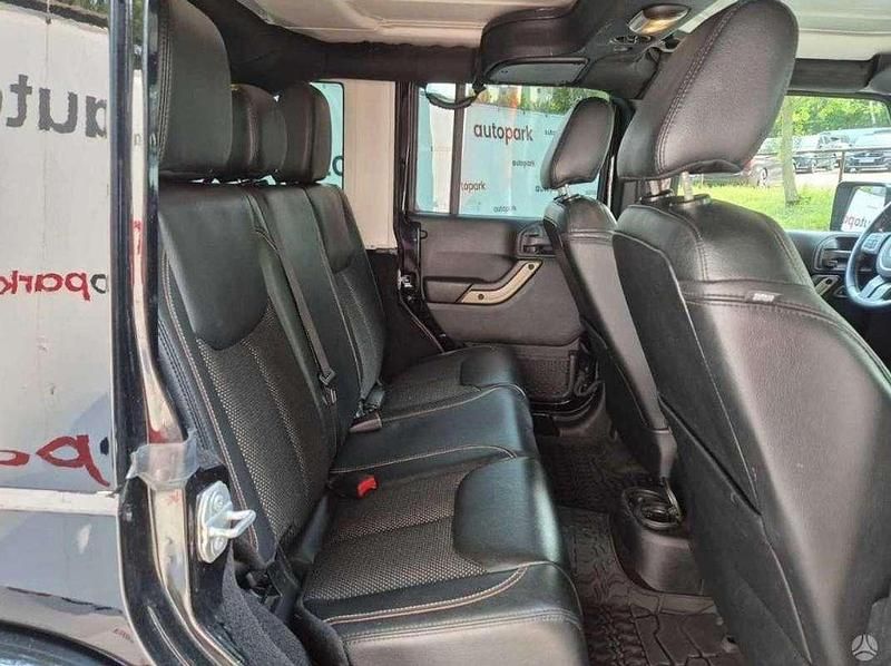 Usado Jeep Wrangler 200 CV (147 kW) 2017 Negro SUV