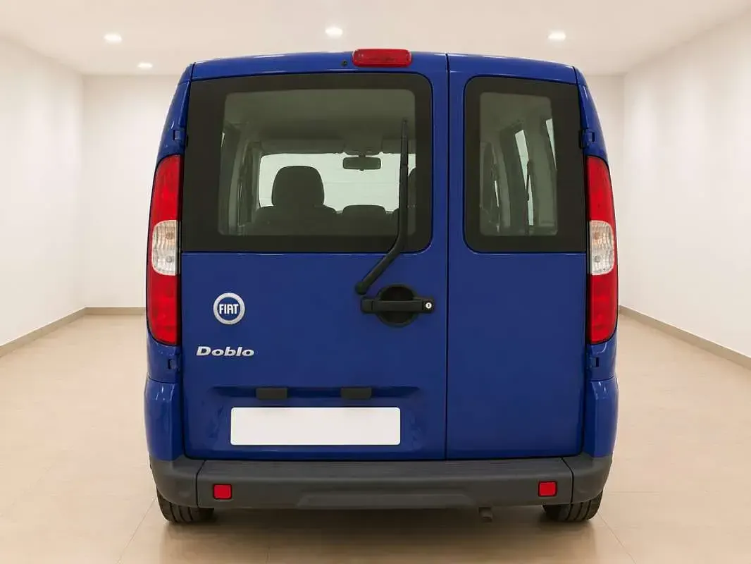 Usado Fiat Doblò Dynamic 75 CV (55 kW) 2007 Azul Monovolumen
