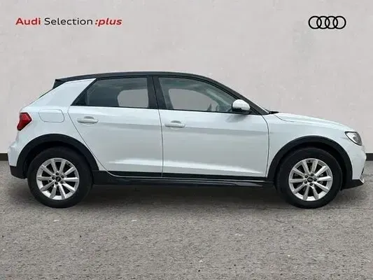 Usado Audi A1 Comfort 95 CV (69 kW) 2022 Blanco SUV